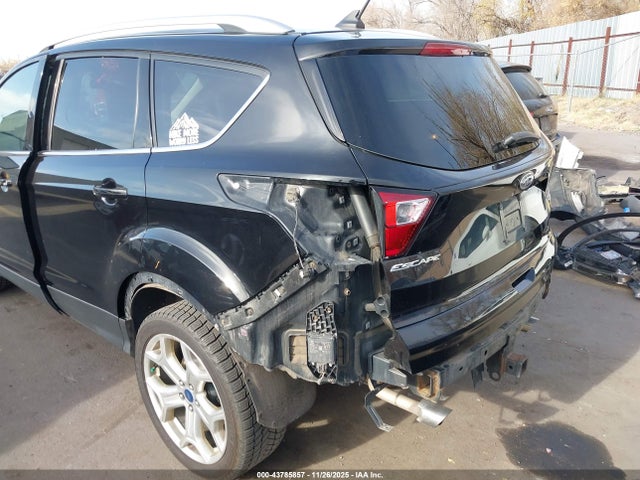 1FMCU9J91KUC54066 Ford Escape Titanium