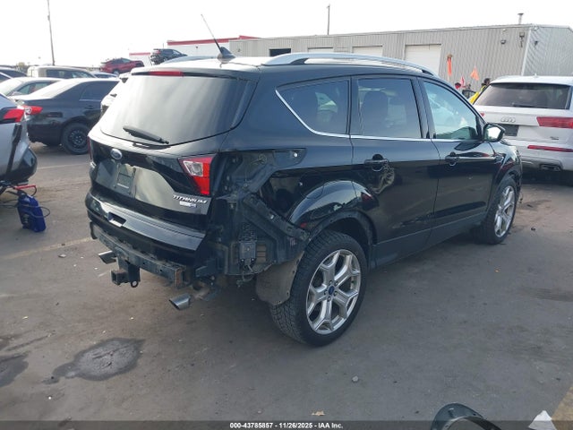 1FMCU9J91KUC54066 Ford Escape Titanium