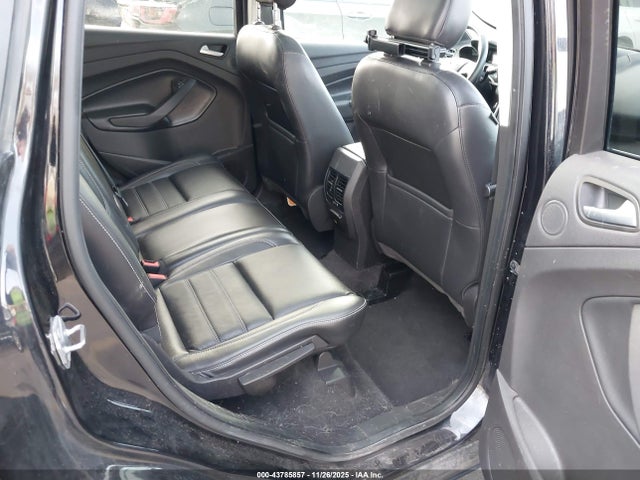 1FMCU9J91KUC54066 Ford Escape Titanium