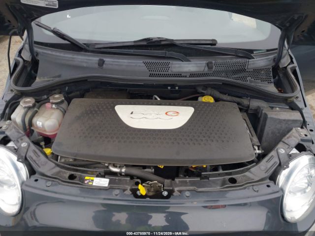 2018 FIAT 500E 3C3CFFGE7JT377448 Photo 9