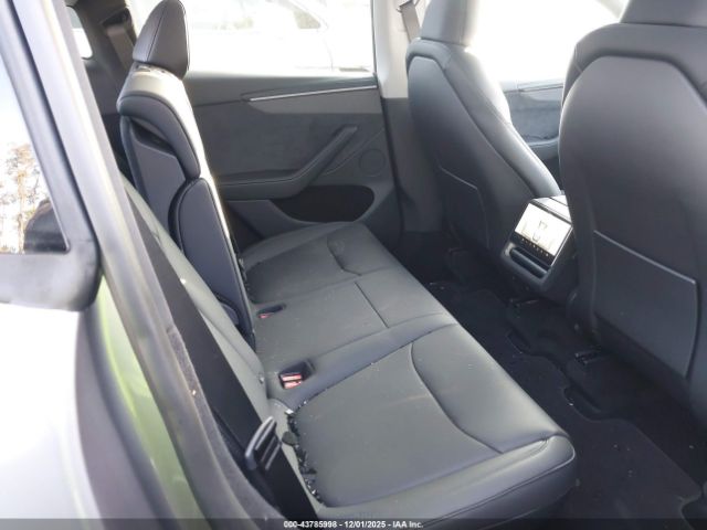 2026 TESLA MODEL Y 7SAYGDED7TF522053 Photo 7
