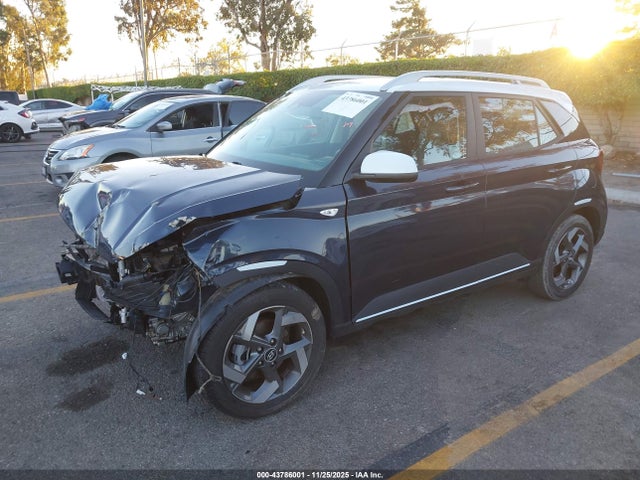 Hyundai Venue Limited 2024 KMHRC8A39RU302796 Image 2