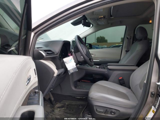 2022 TOYOTA SIENNA 5TDZRKEC6NS096068 Photo 4