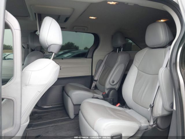 2022 TOYOTA SIENNA 5TDZRKEC6NS096068 Photo 7