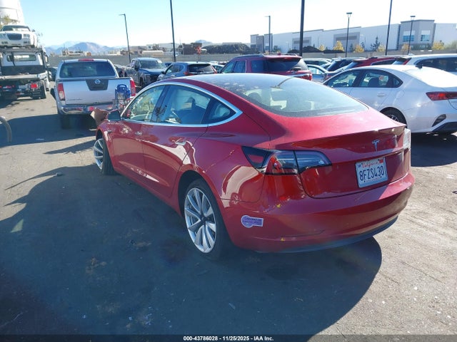 2018 TESLA MODEL 3 5YJ3E1EA7JF052671 Photo 2