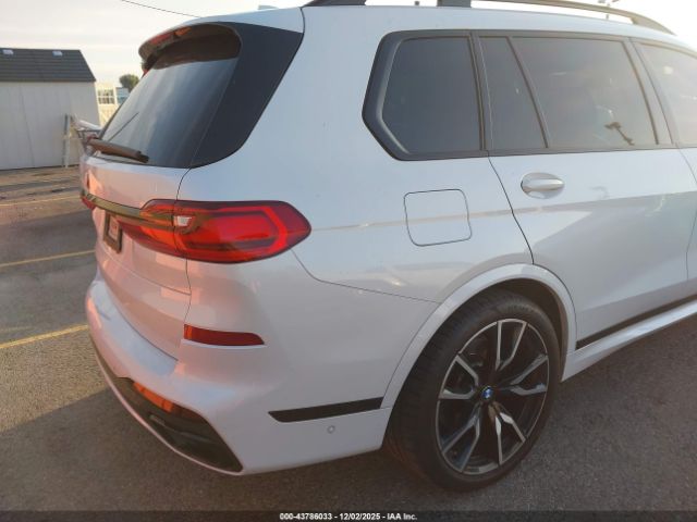 2022 BMW X7 5UXCW2C05N9M14363 Photo 3