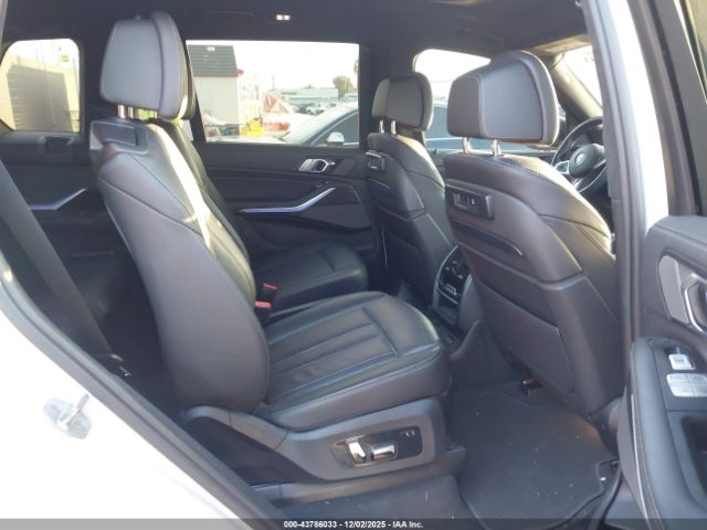2022 BMW X7 5UXCW2C05N9M14363 Photo 7