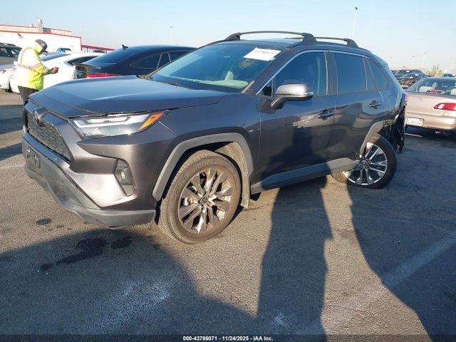 Toyota Rav4 Xle Premium 2022 2T3C1RFV3NC201834 Image 2
