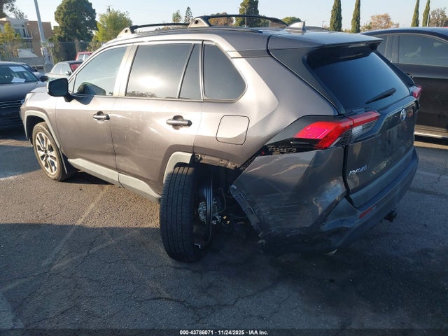 Toyota Rav4 Xle Premium 2022 2T3C1RFV3NC201834 Image 3