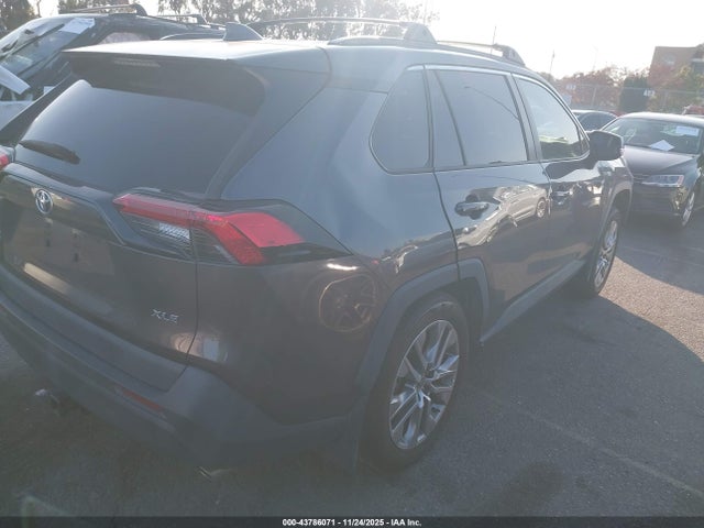 Toyota Rav4 Xle Premium 2022 2T3C1RFV3NC201834 Image 4