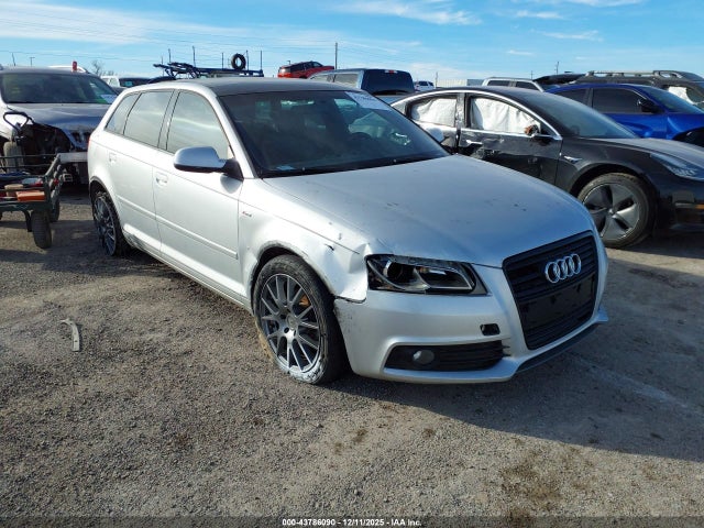 2011 AUDI A3 WAUKJAFM4BA010322 Photo 0