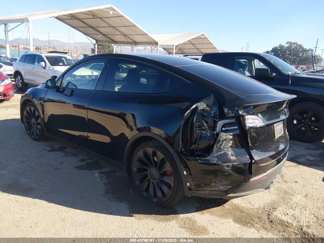 2022 TESLA MODEL Y 7SAYGDEF0NF336360 Photo 2