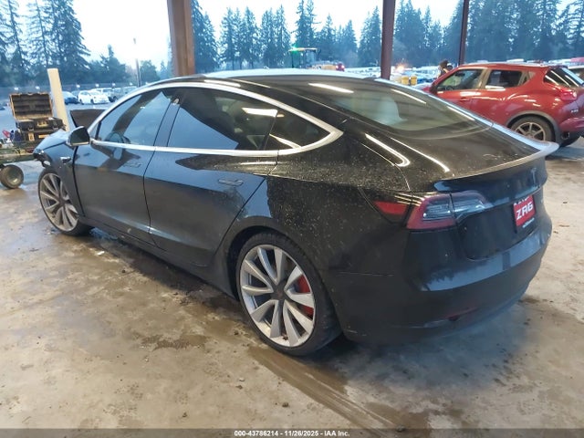 2018 TESLA MODEL 3 5YJ3E1EB5JF081806 Photo 2