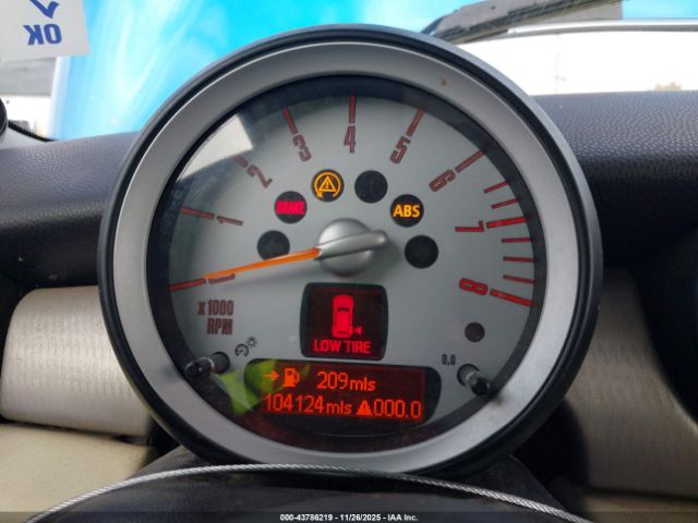 2010 MINI COOPER S CLUBMAN WMWMM3C59ATP76641 Photo 6