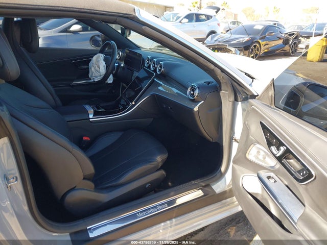 2024 MERCEDES-BENZ CLE 450 W1KMK6BB9RF025153 Photo 4