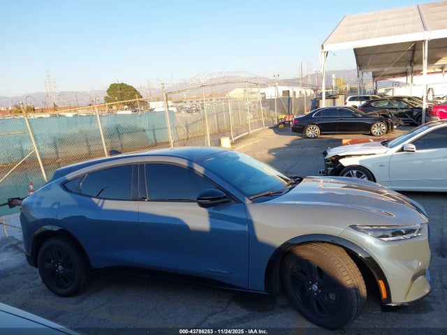 3FMTK2SU8PMA64521 Ford Mustang Mach-e California Route 1