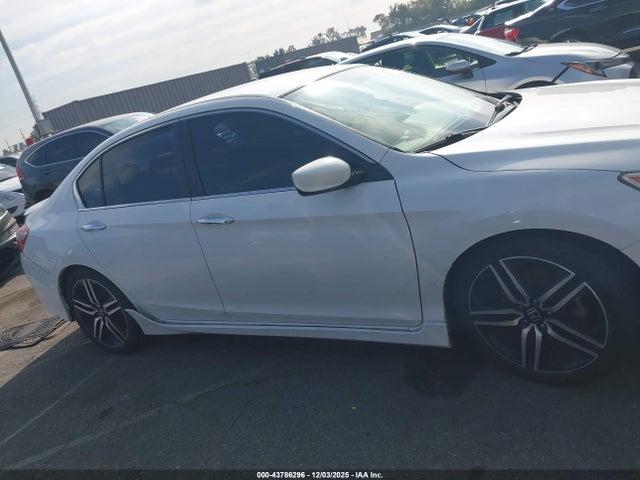 1HGCR2F5XHA107825 Honda Accord Sport