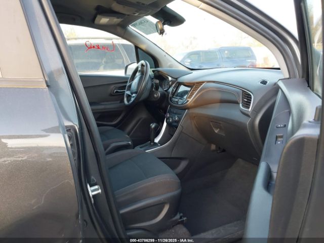 2019 CHEVROLET TRAX 3GNCJNSB6KL226322 Photo 4