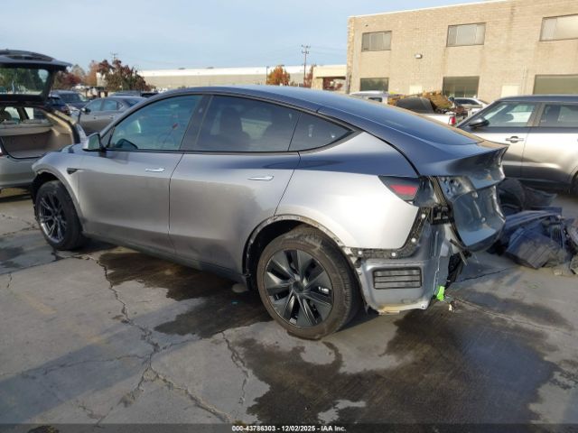 2024 TESLA MODEL Y 7SAYGDEE4RF165691 Photo 2