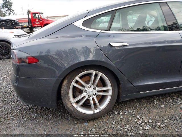 2015 TESLA MODEL S 5YJSA1H29FFP70676 Photo 5