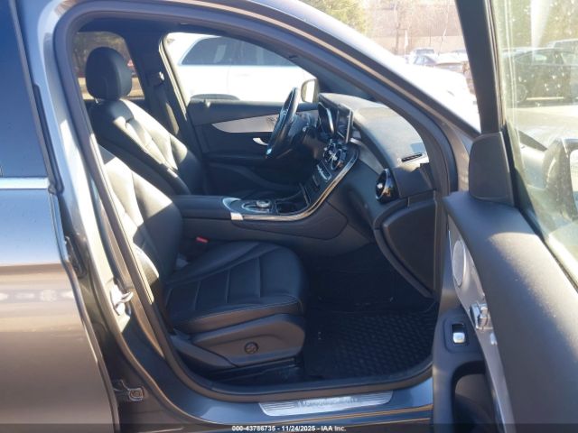 2019 MERCEDES-BENZ GLC 300 WDC0G4KB7KF569309 Photo 4
