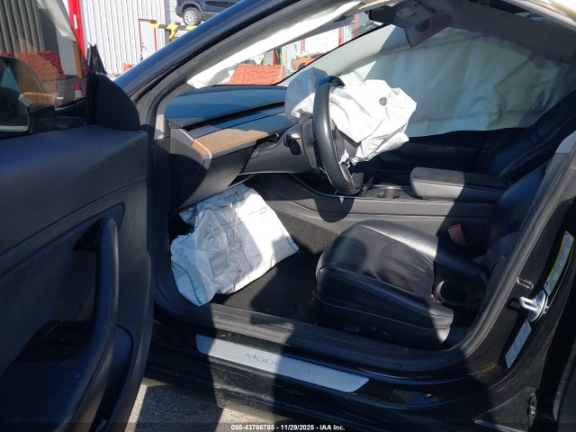 2017 TESLA MODEL 3 5YJ3E1EA7HF000404 Photo 4