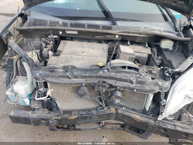Toyota Sienna Xle 8 Passenger 2015 5TDYK3DC4FS655769 Image 10