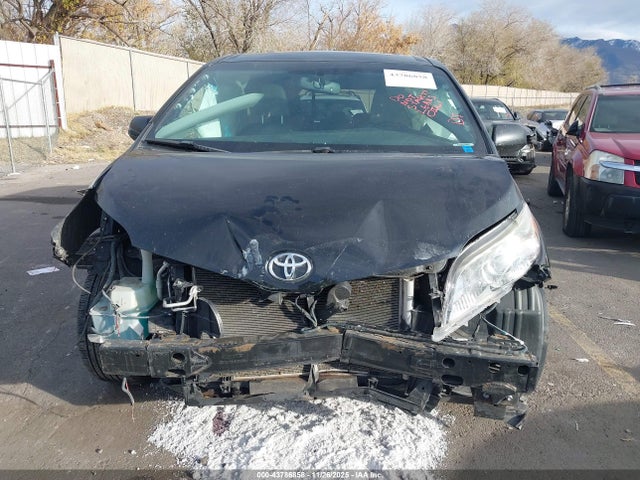 Toyota Sienna Xle 8 Passenger 2015 5TDYK3DC4FS655769 Image 13