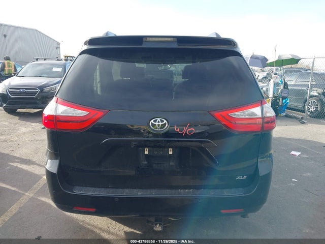 Toyota Sienna Xle 8 Passenger 2015 5TDYK3DC4FS655769 Image 17