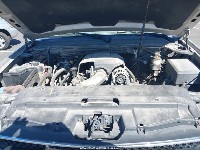 43787000 :رقم المزاد ، 1GNFK163X7J252927 vin ، 2007 Chevrolet Suburban 1500 Lt مزاد بيع