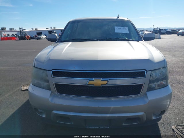 43787000 :رقم المزاد ، 1GNFK163X7J252927 vin ، 2007 Chevrolet Suburban 1500 Lt مزاد بيع