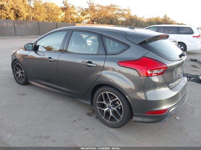 2015 FORD FOCUS 1FADP3K21FL294289 Photo 2