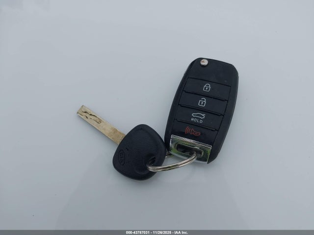 KIA Optima Lx 2018 5XXGT4L34JG255737 Image 11