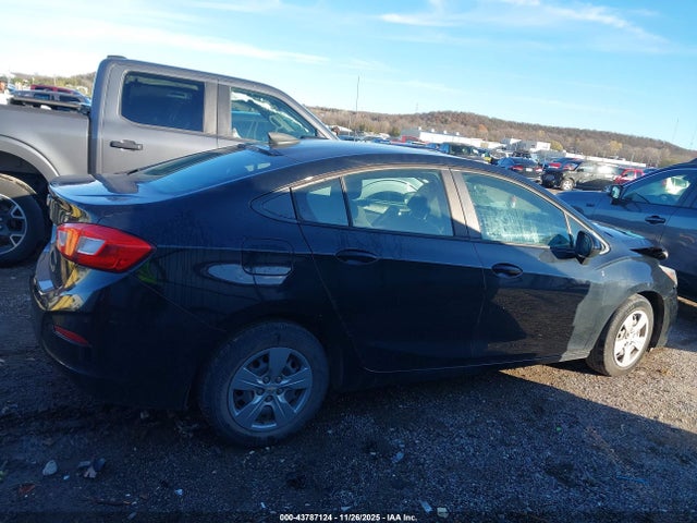 Продажа на аукционе авто 2018 Chevrolet Cruze Ls Auto, vin: 1G1BC5SM2J7136323, номер лота: 43787124
