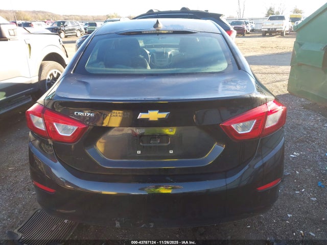 Продажа на аукционе авто 2018 Chevrolet Cruze Ls Auto, vin: 1G1BC5SM2J7136323, номер лота: 43787124