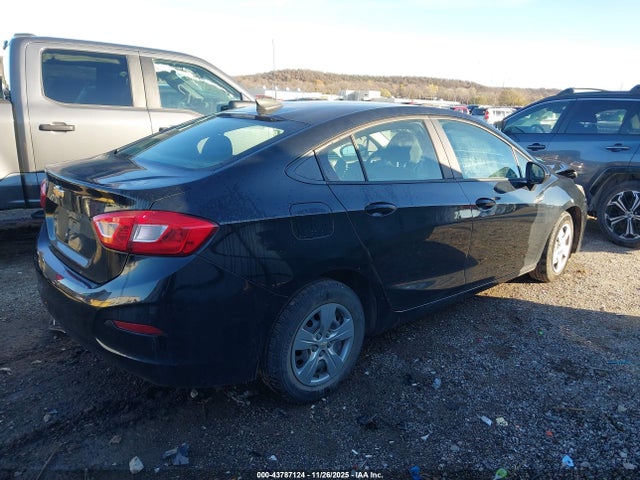 Продажа на аукционе авто 2018 Chevrolet Cruze Ls Auto, vin: 1G1BC5SM2J7136323, номер лота: 43787124