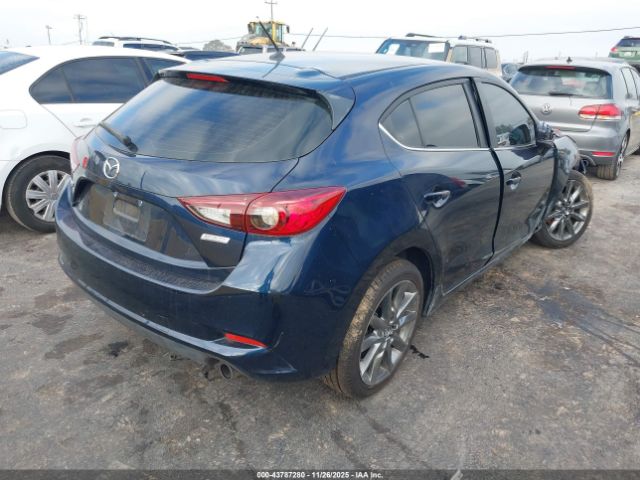 2018 MAZDA MAZDA3 3MZBN1L35JM273694 Photo 3