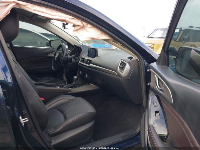 2018 MAZDA MAZDA3 3MZBN1L35JM273694 Photo 4
