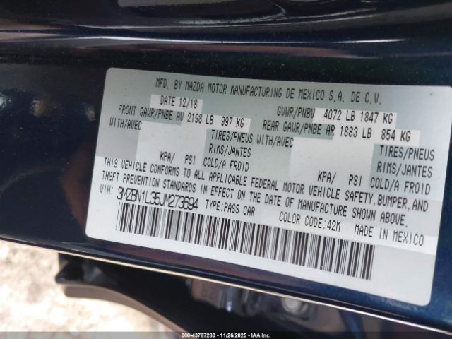 2018 MAZDA MAZDA3 3MZBN1L35JM273694 Photo 8