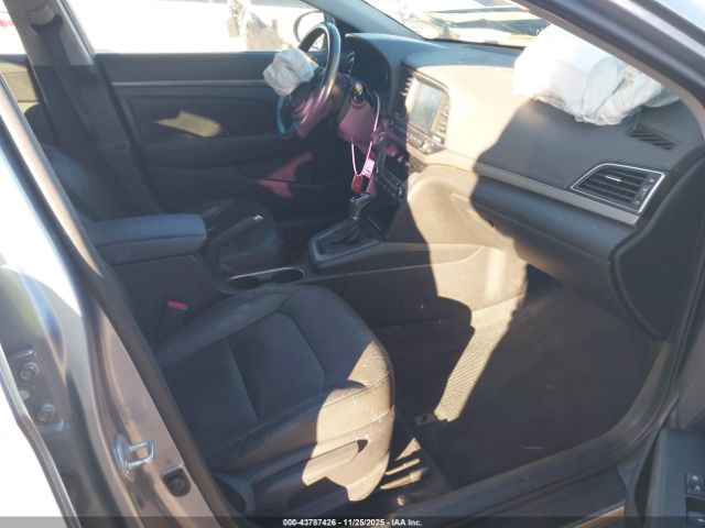 2017 HYUNDAI ELANTRA 5NPD84LF1HH128585 Photo 4