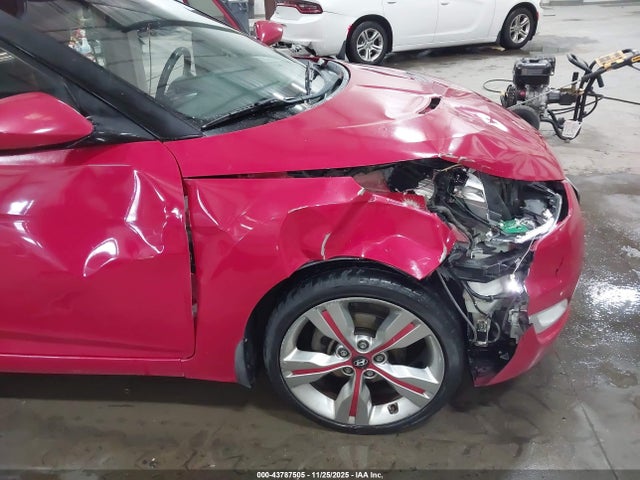 2012 Hyundai Veloster Base W/red/black მანქანა იყიდება აუქციონზე, vin: KMHTC6AD2CU053221, აუქციონის ნომერი: 43787505