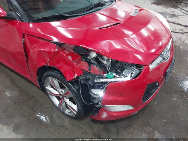 2012 Hyundai Veloster Base W/red/black მანქანა იყიდება აუქციონზე, vin: KMHTC6AD2CU053221, აუქციონის ნომერი: 43787505