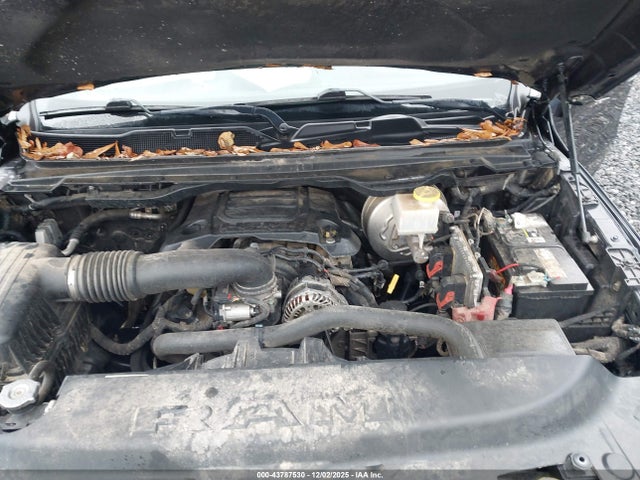 43787530 :رقم المزاد ، 1C6SRFJT7KN738658 vin ، 2019 Ram 1500 Laramie  4x4 5'7 Box مزاد بيع
