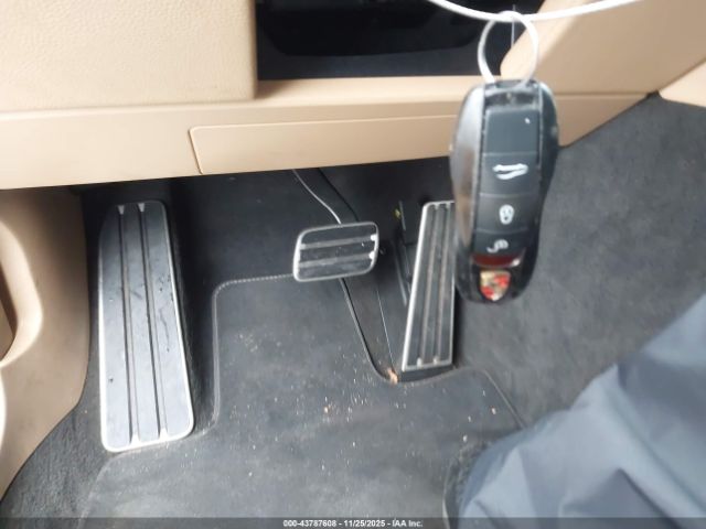 2016 PORSCHE PANAMERA WP0AA2A71GL001143 Photo 10