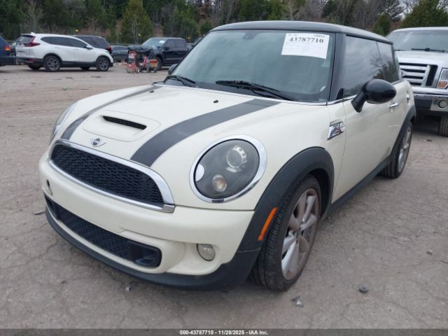 2011 MINI COOPER S WMWSV3C57BTY12719 Photo 1