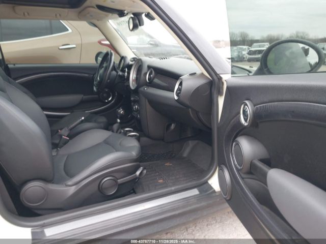 2011 MINI COOPER S WMWSV3C57BTY12719 Photo 4