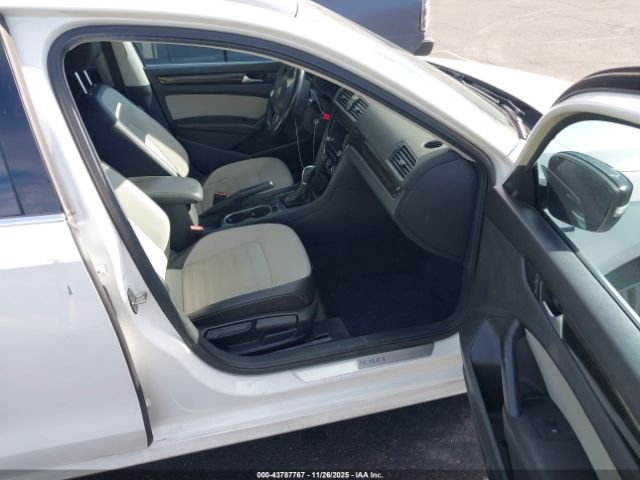 2015 VOLKSWAGEN PASSAT 1VWBT7A32FC061632 Photo 4