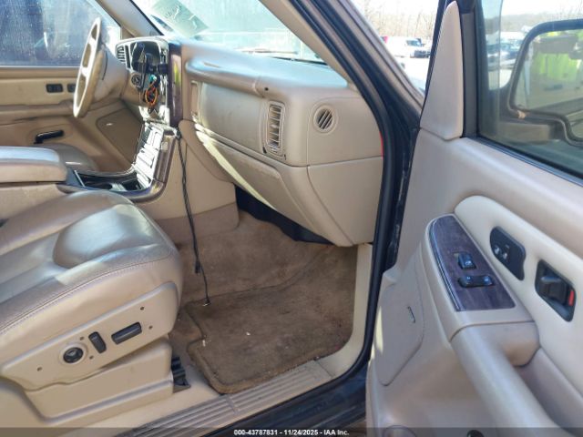 2004 GMC YUKON XL 1500 1GKFK66U04J138529 Photo 4