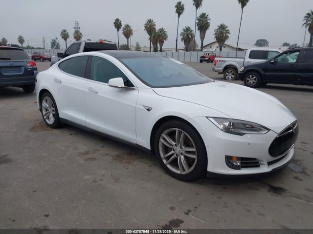 2015 TESLA MODEL S 5YJSA1H11FFP75622 Photo 0
