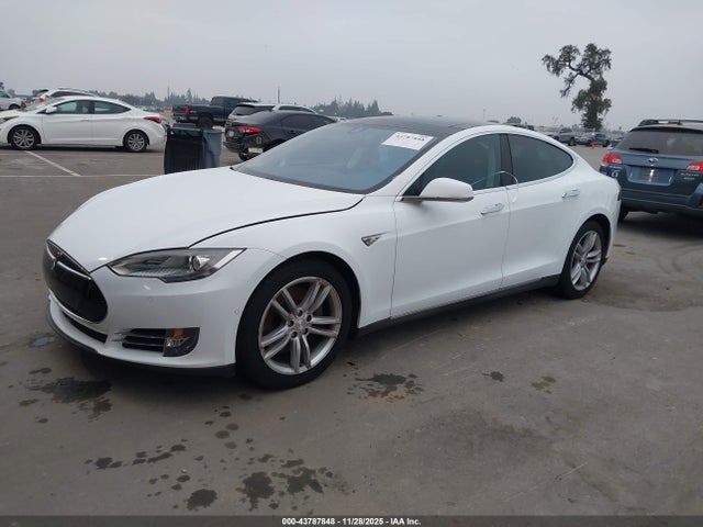 2015 TESLA MODEL S 5YJSA1H11FFP75622 Photo 1